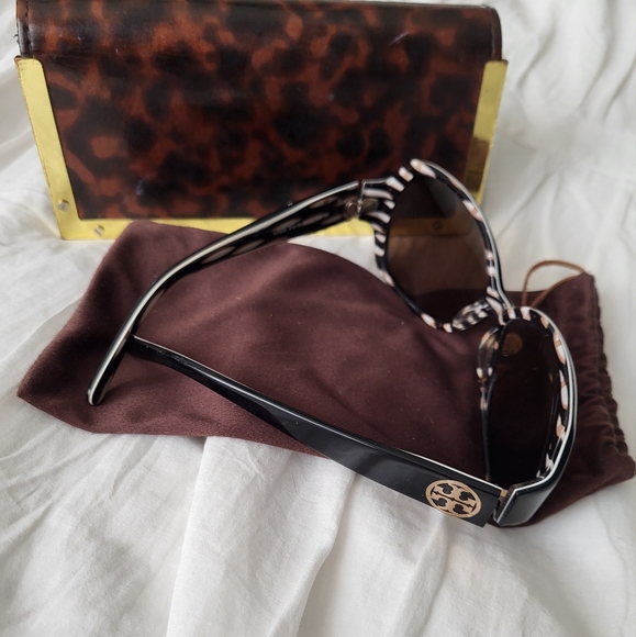 Tory Burch Black/Brown Butterfly Polarized Sunglasses - Picture 2 of 9